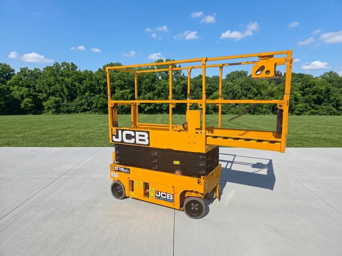 2024 JCB S1932E