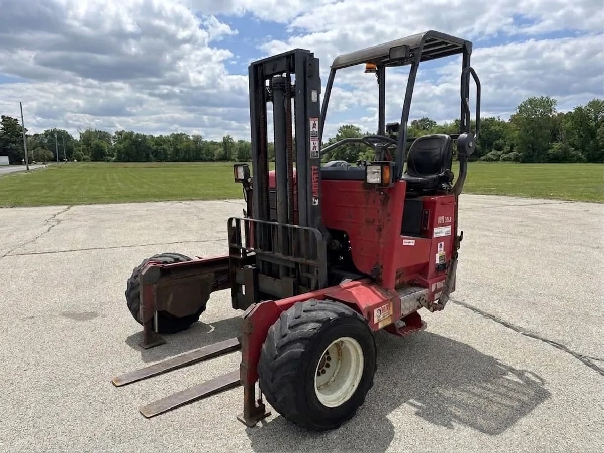 2015 Moffett M8 55.3