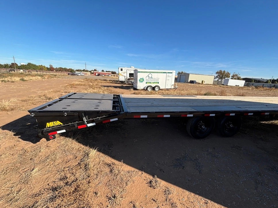 2026 Big Tex 14GN 40' Gooseneck T/A Flatbed Hotshot Utility Trailer - Image 7