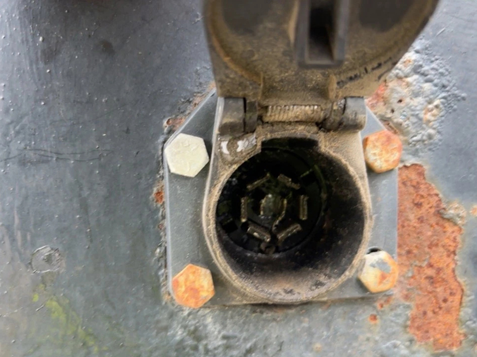 2015 Ford F-550 16' Steel Flatbed Truck Diesel Stakebed A/T Western Plow - Image 2