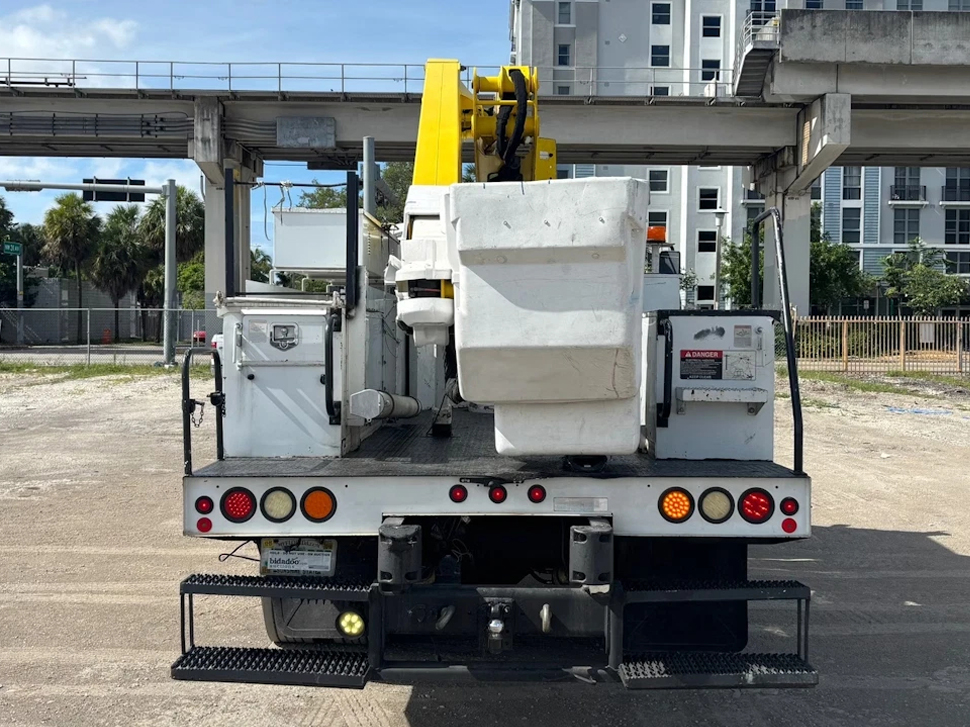 2012 International 4300M7 Altec 40' Bucket Truck Aerial Boom 6.4L V8 - Image 9